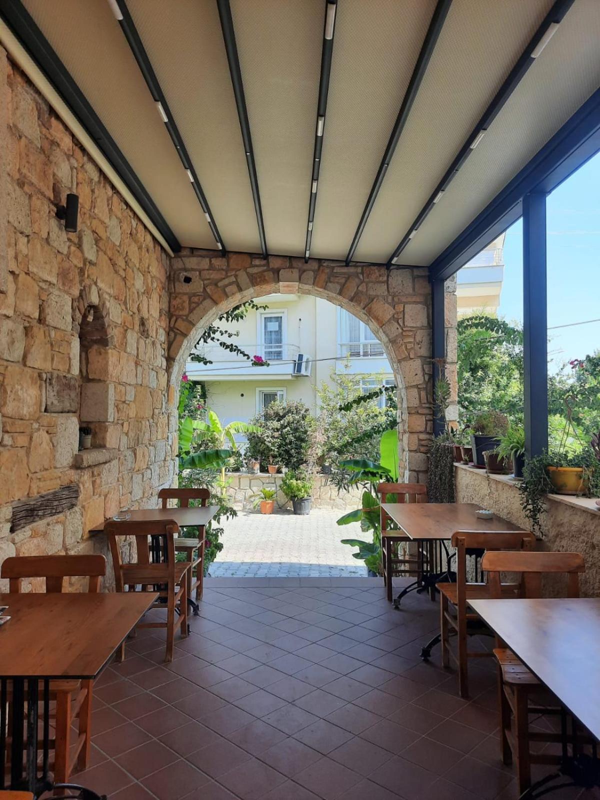 Adil Pansiyon Çeşme Exterior photo