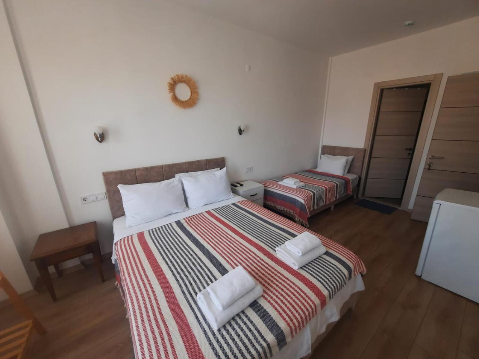 Adil Pansiyon Çeşme Exterior photo